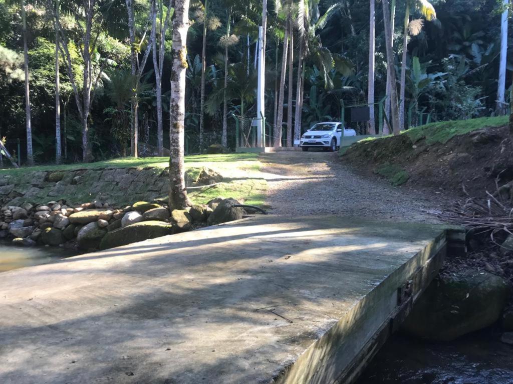 Chale Em Meio A Natureza! Guabiruba Luaran gambar